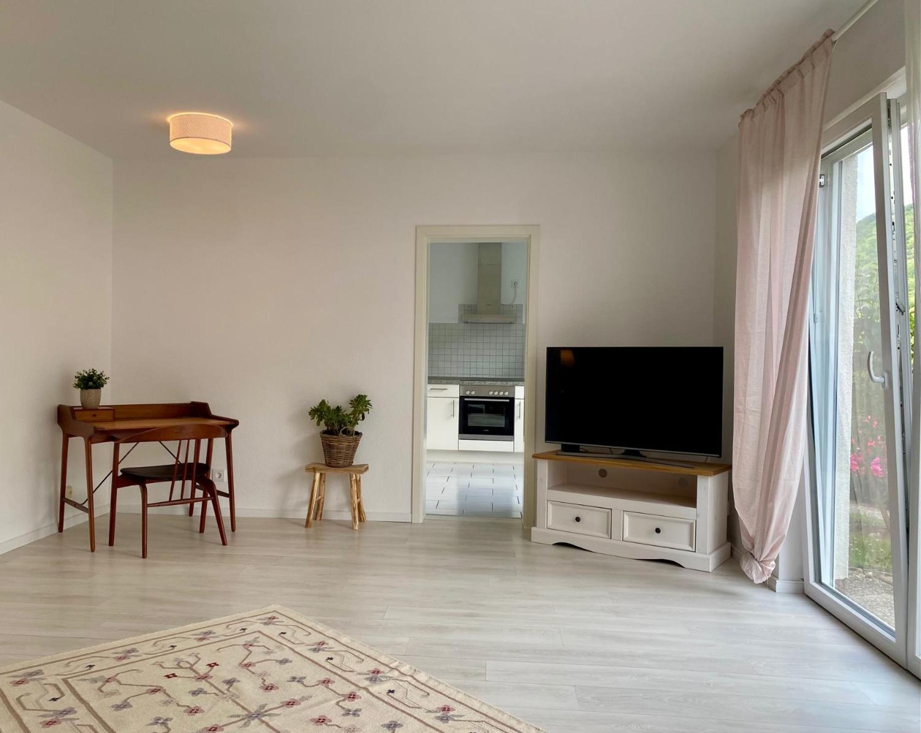 Neu: Ferienwohnung Zum Nussbaum - Landhausstil & Moseltalblick トラーベン・トラールバッハ エクステリア 写真